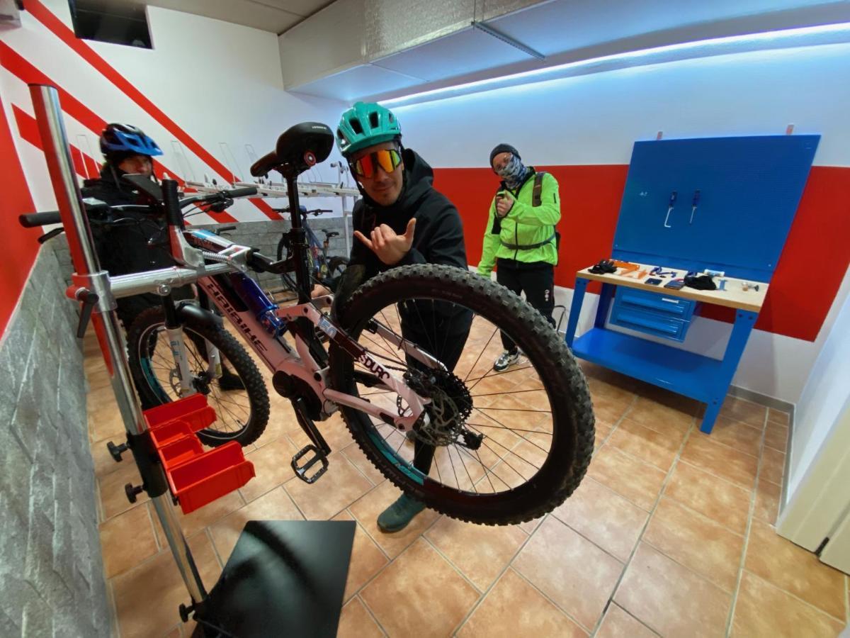 Impero Hotel Beauty & Spa - Bike Hotel Cantello Εξωτερικό φωτογραφία