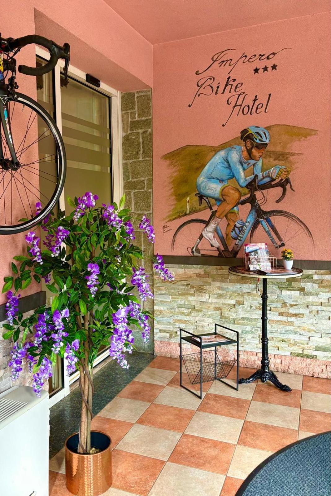 Impero Hotel Beauty & Spa - Bike Hotel Cantello Εξωτερικό φωτογραφία